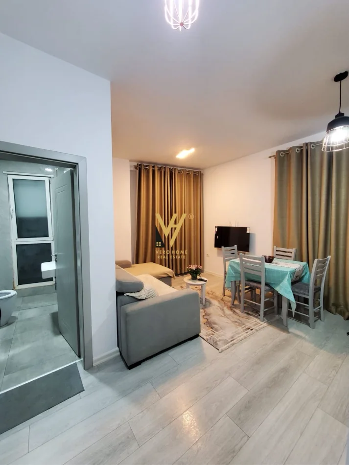Tirane, jepet me qera apartament 1+1+Ballkon Kati 2, 60 m² 720 € (KOMUNA E PARISIT)