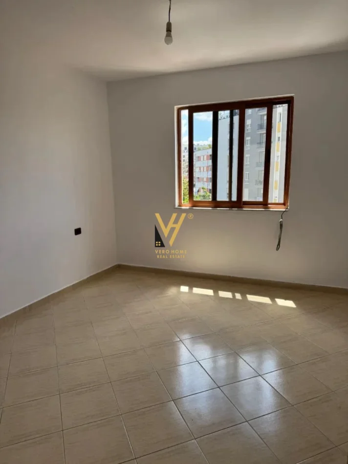 Tirane, shitet apartament 1+1+Ballkon Kati 5, 63 m² 123.000 € (ALI DEMI)