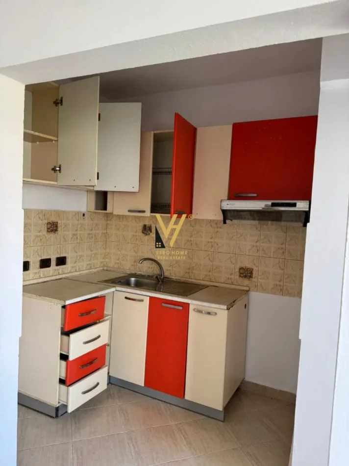 Tirane, shitet apartament 1+1+Ballkon Kati 5, 63 m² 123.000 € (ALI DEMI)