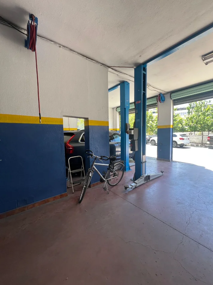 Tirane, jepet me qera ambjent biznesi Kati 0, 120 m² 1.700 € (Zogu I Zi)