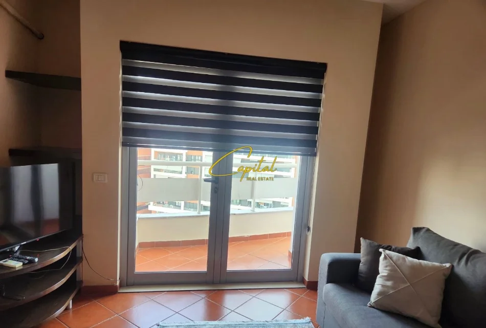 Tirane, jepet me qera apartament 1+1 Kati 9, 65 m² 450 € (PALLATI ME SHIGJETA)