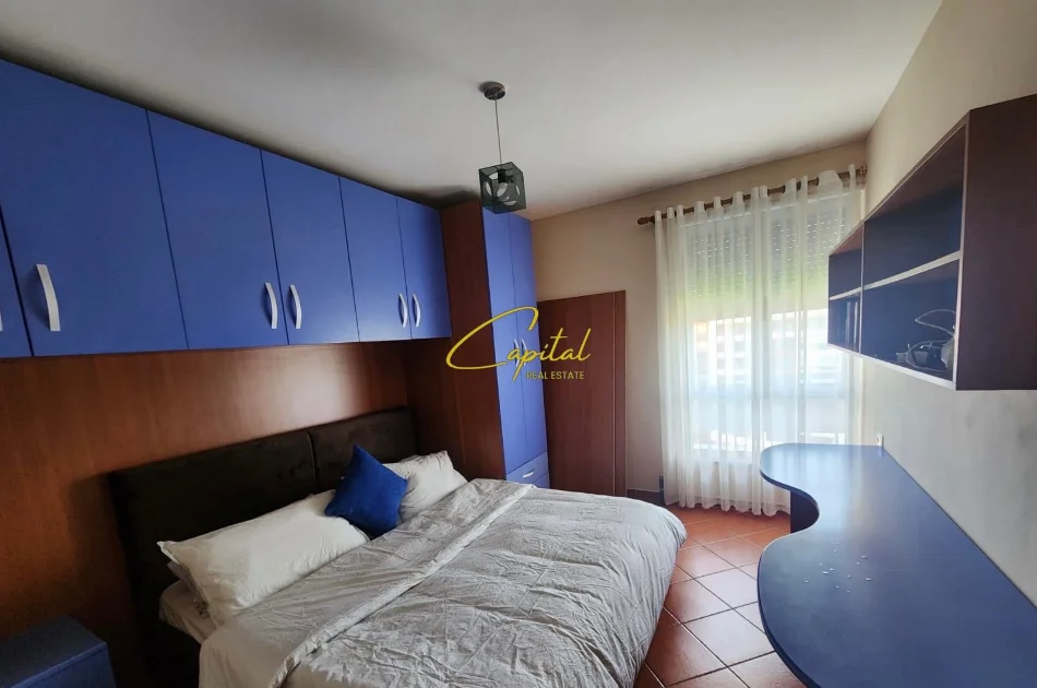 Tirane, jepet me qera apartament 1+1 Kati 9, 65 m² 450 € (PALLATI ME SHIGJETA)