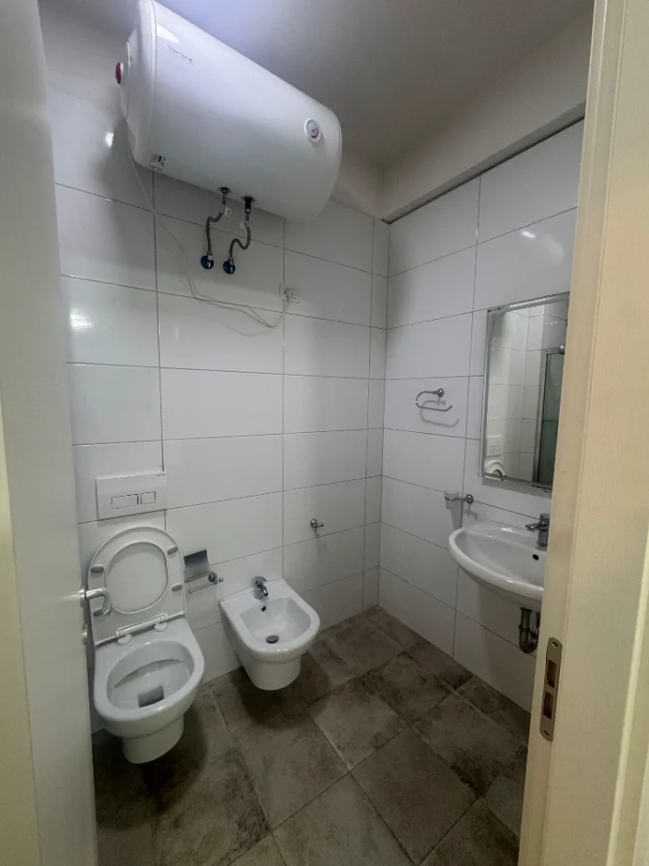 Tirane, jepet me qera apartament 2+1 Kati 1, 75.000 LEKE (RRUGA JORDAN MISJA)