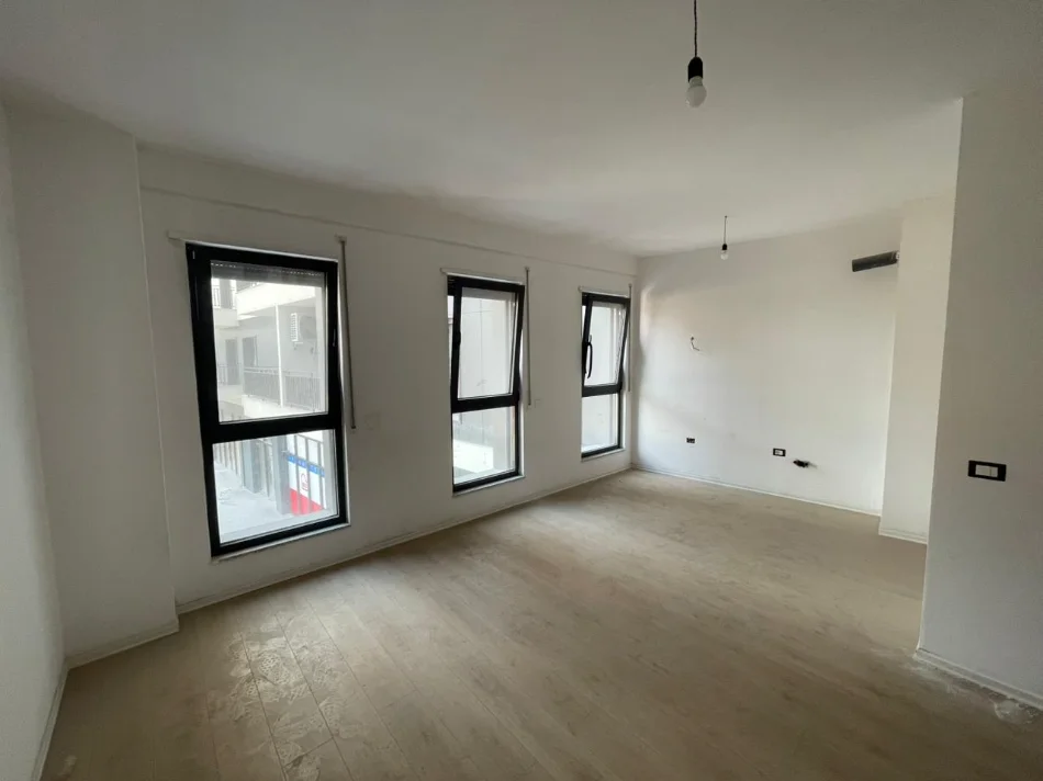 Tirane, shitet apartament 1+1 Kati 1, 59 m² 119.000 € (Jordan Misja)