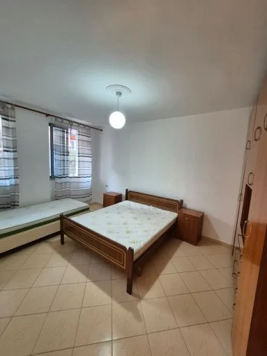 Tirane, jepet me qera apartament 1+1+Aneks+Ballkon Kati 2, 72 m² 350 € (Astir)