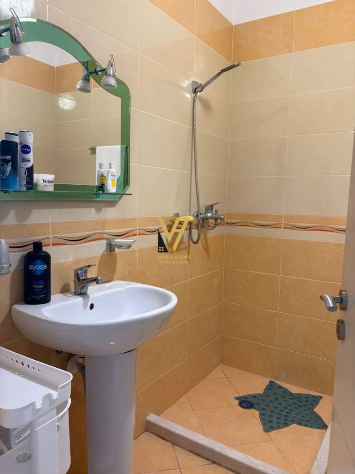 Tirane, shitet apartament 2+1+Ballkon Kati 3, 104 m² 300.000 € (KOPSHTI BOTANIK)