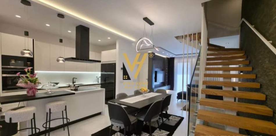 Tirane, shitet apartament triplex Kati 0, 309 m² 750.000 € (LIQENI I THATE)
