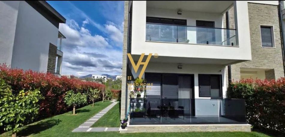 Tirane, shitet apartament triplex Kati 0, 309 m² 750.000 € (LIQENI I THATE)