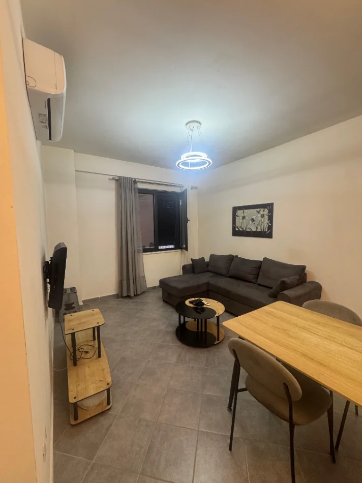 Tirane, jepet me qera apartament 2+1 Kati 1, 75.000 LEKE (RRUGA JORDAN MISJA)