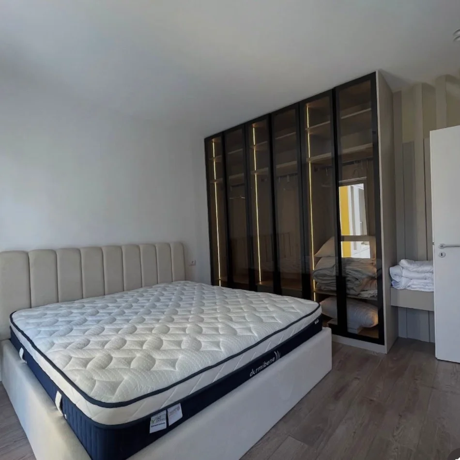 Tirane, jepet me qera apartament 2+1+Ballkon , 85 m² 900 € (Zogu i Zi)