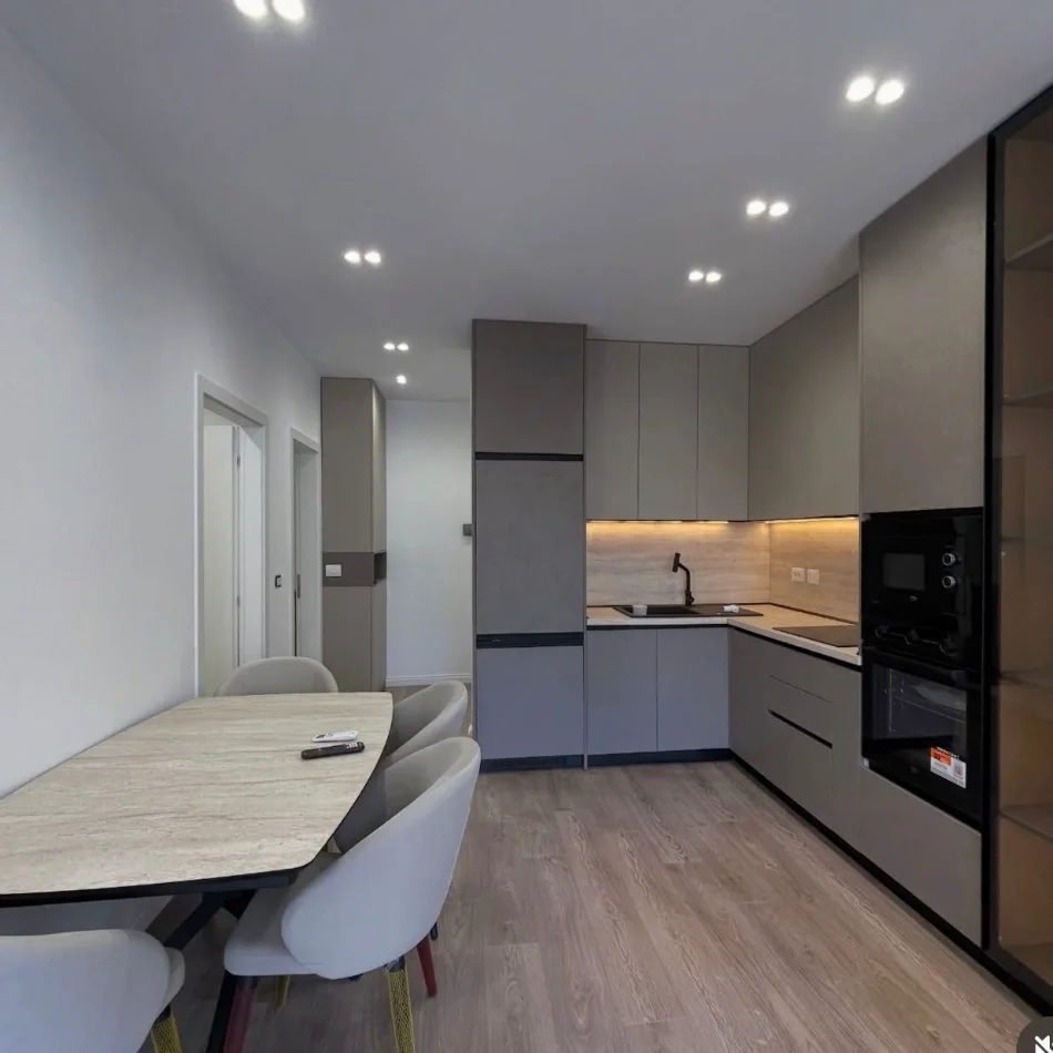 Tirane, jepet me qera apartament 2+1+Ballkon , 85 m² 900 € (Zogu i Zi)