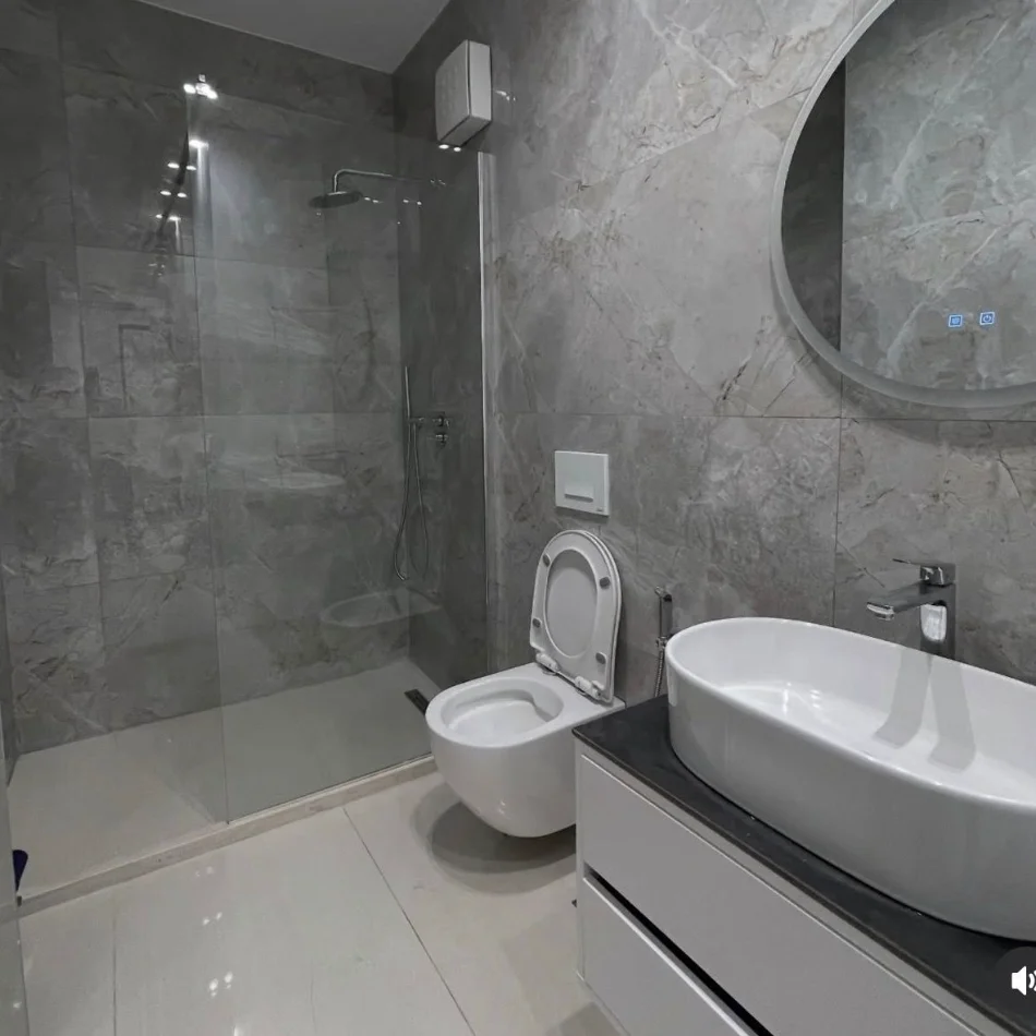 Tirane, jepet me qera apartament 2+1+Ballkon , 85 m² 900 € (Zogu i Zi)