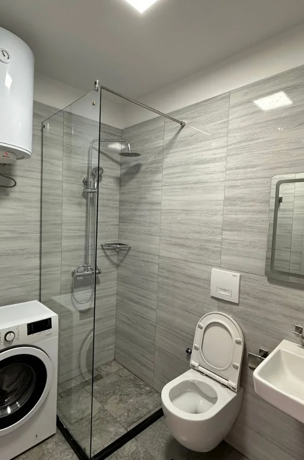 Shqiperi, jepet me qera apartament+verande | Penthouse 1+1 Kati 1, 70 m² 600 € (RIZA CEROVA)