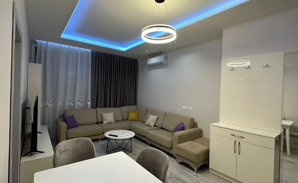 Shqiperi, jepet me qera apartament+verande | Penthouse 1+1 Kati 1, 70 m² 600 € (RIZA CEROVA)
