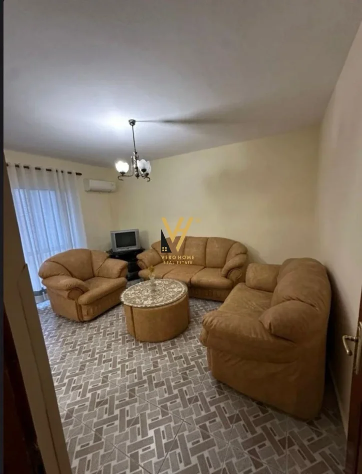 Tirane, jepet me qera apartament 2+1+Ballkon Kati 4, 90 m² 620 € (BULEVARDI ZOGU I PARE)