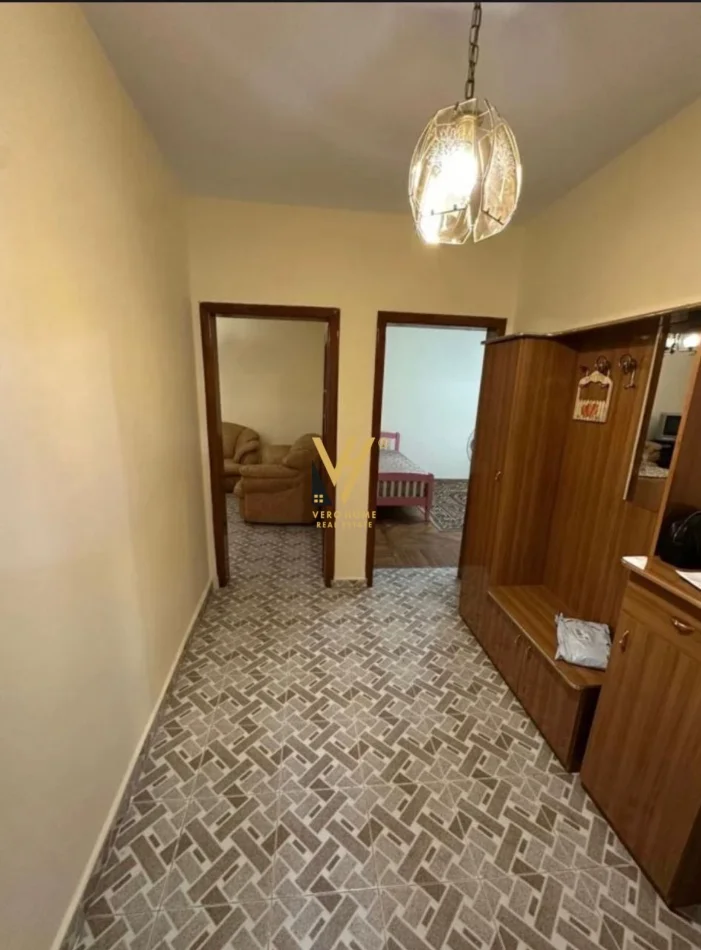 Tirane, jepet me qera apartament 2+1+Ballkon Kati 4, 90 m² 620 € (BULEVARDI ZOGU I PARE)