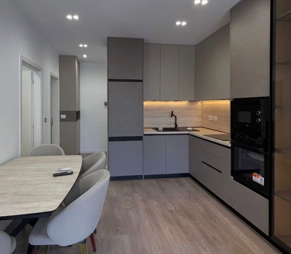 Tirane, jepet me qera apartament 2+1 Kati 9, 106 m² 900 € (ZOGU I ZI)