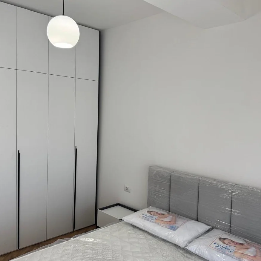 Tirane, jepet me qera apartament 1+1+Ballkon , 70 m² 600 € (Golden Park 3)