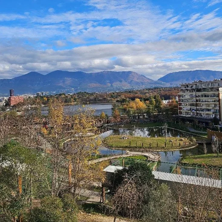 Tirane, jepet me qera apartament 2+1+Ballkon , 120 m² 900 € (Kopshti Zoologjik)
