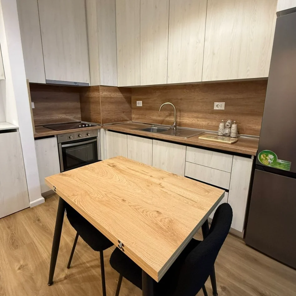 Tirane, jepet me qera 1+1+Ballkon Kati 3, 50 m² 400 € (Kaimi, Ali Demi)