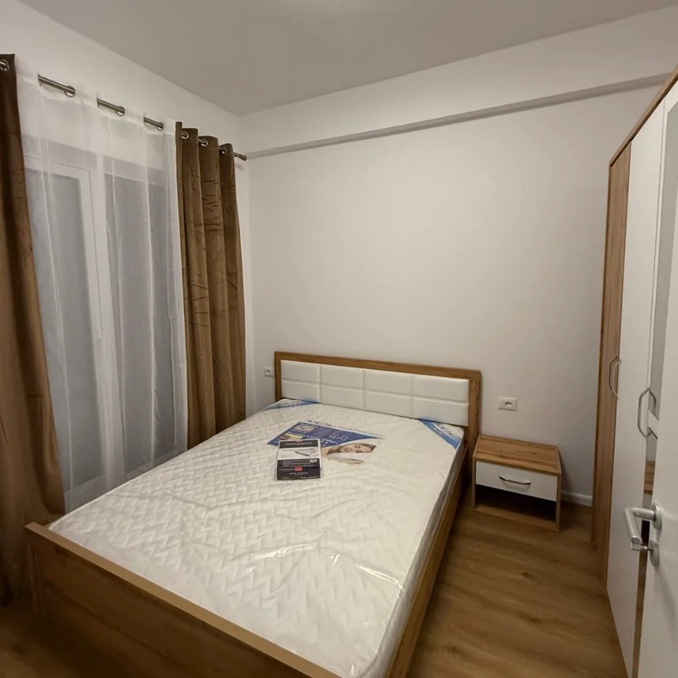 Tirane, jepet me qera 1+1+Ballkon Kati 3, 50 m² 400 € (Kaimi, Ali Demi)
