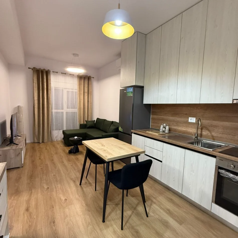 Tirane, jepet me qera apartament 1+1+Ballkon , 55 m² 400 € (Ali Demi)