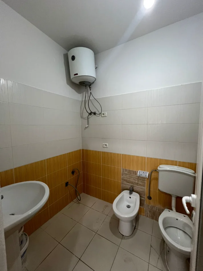 Tirane, jepet me qera apartament 2+1 Kati 5, 115 m² 500 € (Kompleksi Fratar, Astir)