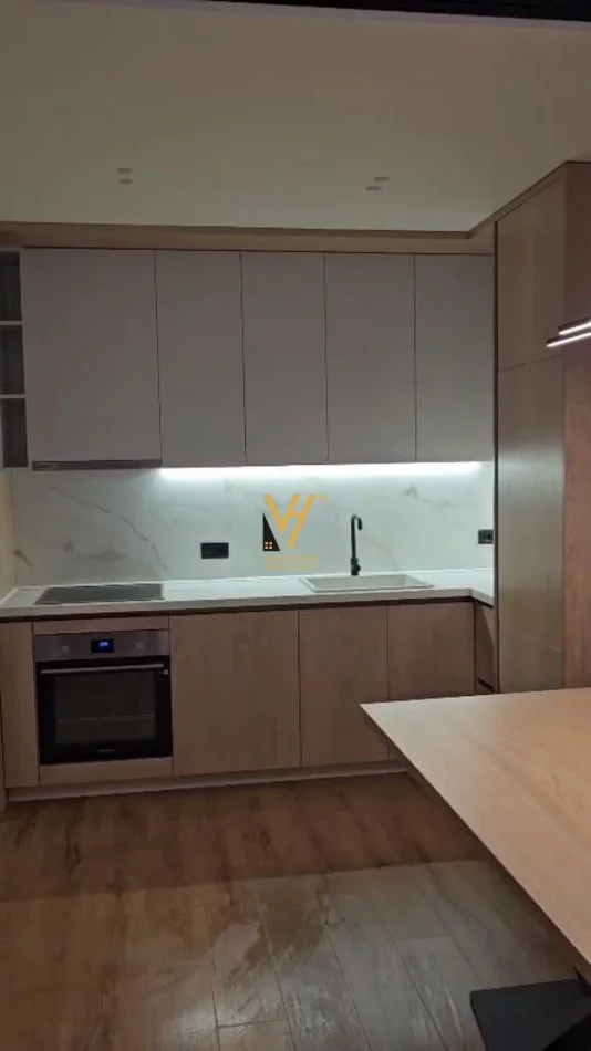 Tirane, jepet me qera apartament 1+1+Ballkon Kati 10, 75 m² 850 € (MINE PEZA)