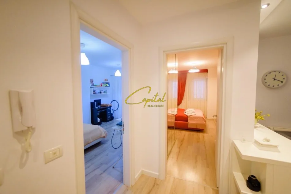 Tirane, jepet me qera apartament 2+1 Kati 5, 105 m² 900 € (SHESHI SKENDERBEJ)