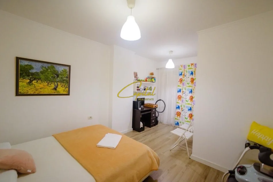 Tirane, jepet me qera apartament 2+1 Kati 5, 105 m² 900 € (SHESHI SKENDERBEJ)