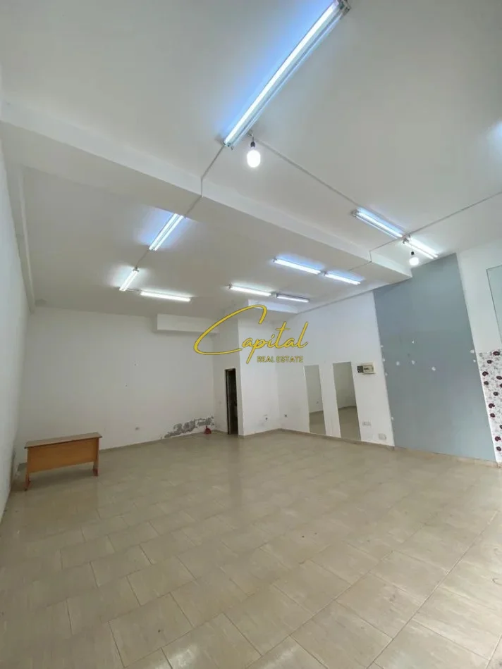 Tirane, jepet me qera dyqan Kati 0, 62 m² 650 € (YZBERISHT)