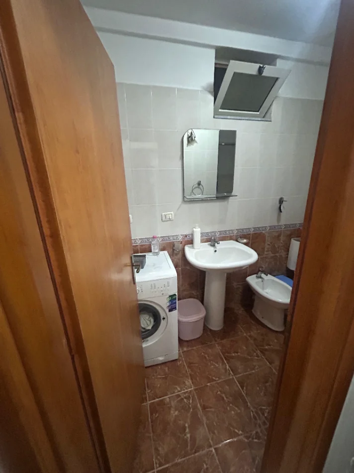 Tirane, jepet me qera garsonier Kati 1, 32 m² 415 €