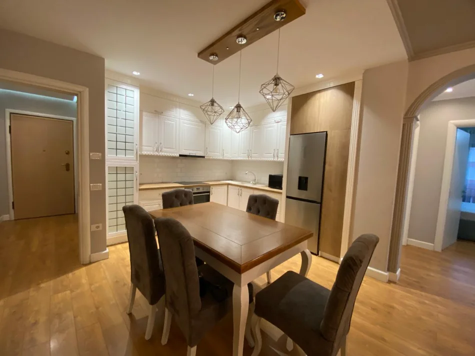 Tirane, jepet me qera apartament 3+1+Ballkon Kati 5, 113 m² 850 € (Astir)