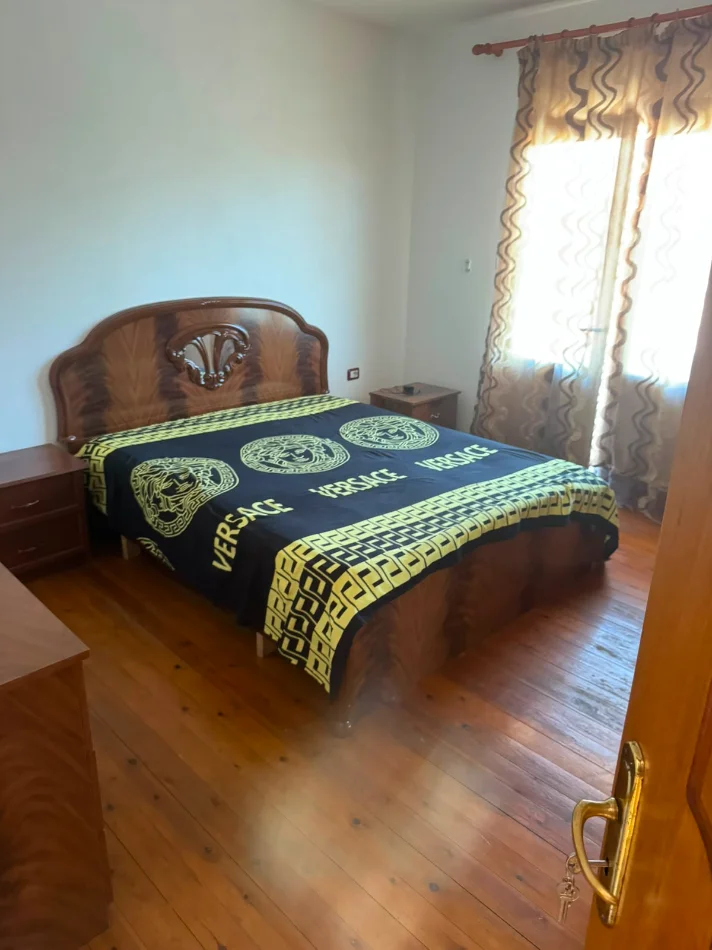 Tirane, jepet me qera apartament 2+1 Kati 2, 101 m² 380 € (Allias)