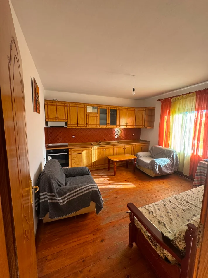 Tirane, jepet me qera apartament 2+1 Kati 2, 101 m² 380 € (Allias)