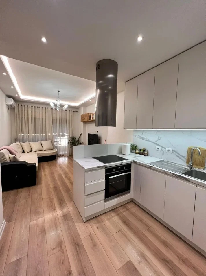 Tirane, shitet apartament 1+1 Kati 2, 62 m² 120.000 € (astir)