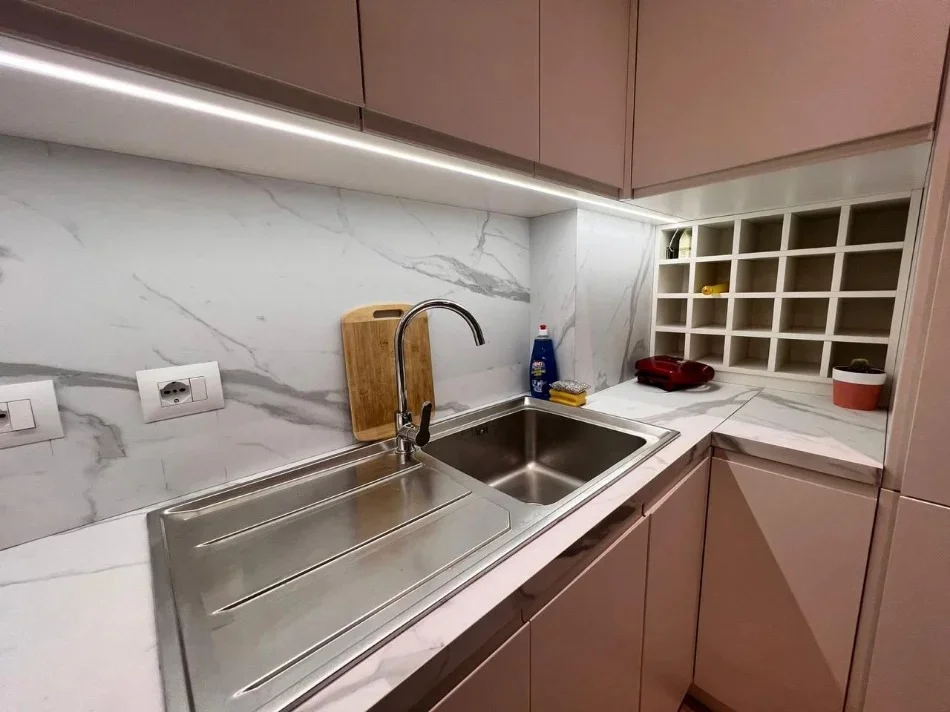 Tirane, shitet apartament 1+1 Kati 2, 62 m² 120.000 € (astir)