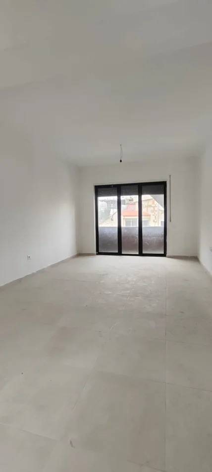 Tirane, shitet apartament duplex 4+1+Ballkon Kati 3, 207 m² 395.000 € (Kodra e Diellit)