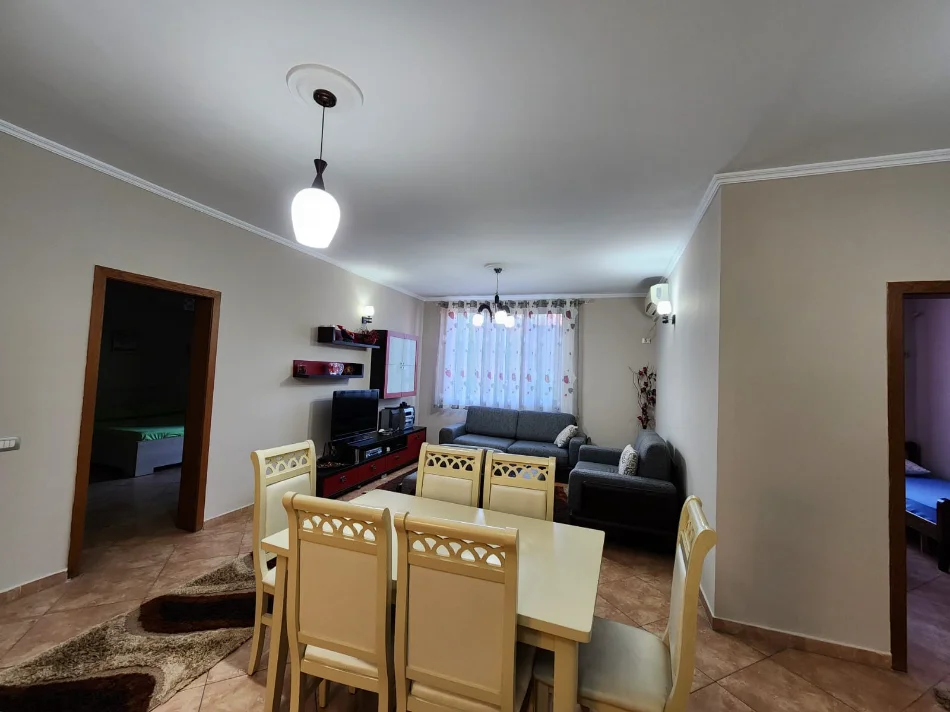 Tirane, jap me qera apartament 2+1 Kati 4, 100 m² 100 € (rruga kavajes)