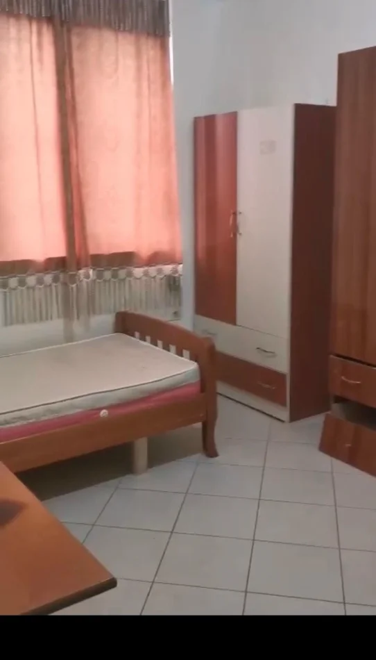 Jepet me qera apartament 2+1 tek Rruga e Dibres , 450 Euro