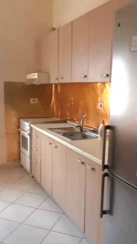 Jepet me qera apartament 2+1 tek Rruga e Dibres , 450 Euro