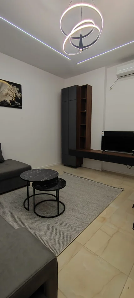Tirane, jepet me qera apartament 1+1 , 57 m² 525 € (Pranë Xhangollit, Kodra e Diellit)