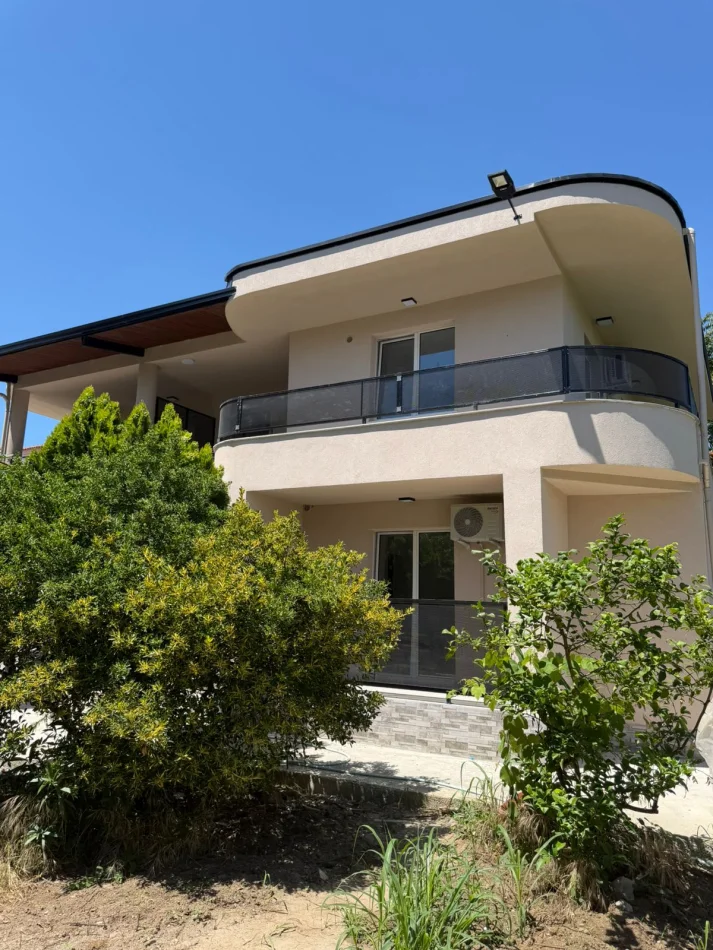 Tirane, jepet me qera Vile Kati 0, 390 m² 2.500 € (Rruga Sokrat Miho)