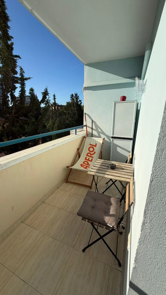 Tirane, shitet apartament 2+1+Ballkon Kati 3, 100 m² 300.000 € (rruga e elbasanit)