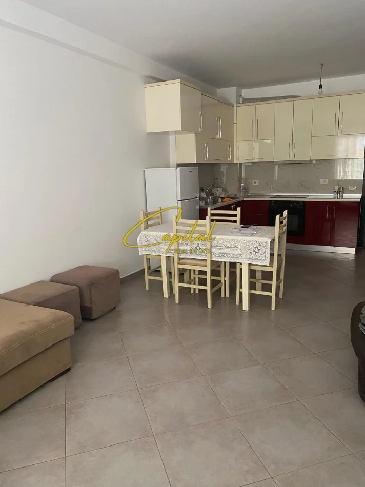 Tirane, jepet me qera apartament 2+1 Kati 4, 85 m² 550 € (KODRA E DIELLIT)
