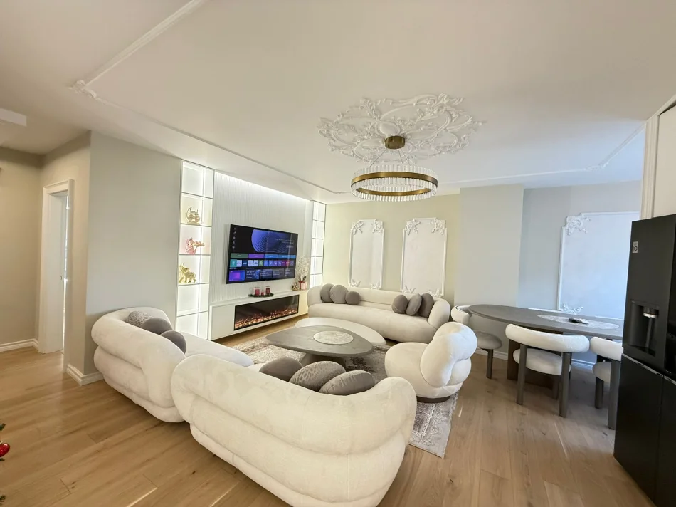 Tirane, shitet apartament 2+1+Ballkon Kati 2, 116 m² 400.000 € 