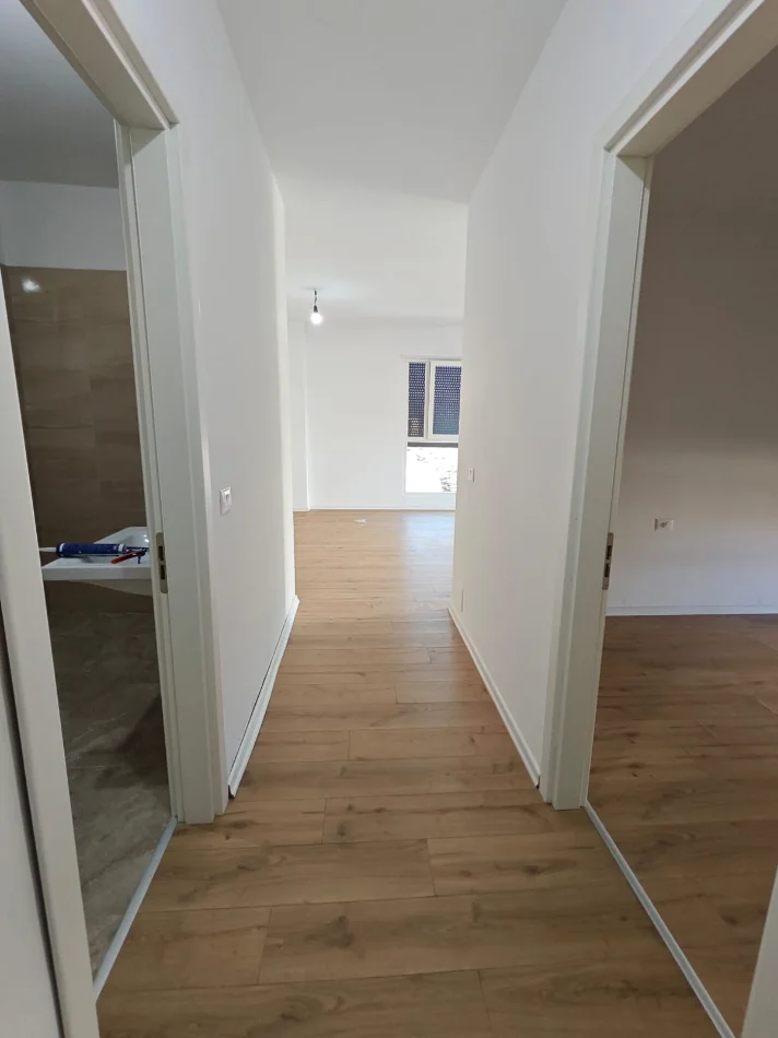 Tirane, jepet me qera apartament 2+1+Ballkon Kati 2, 620 m² 620 € (Don Bosko)