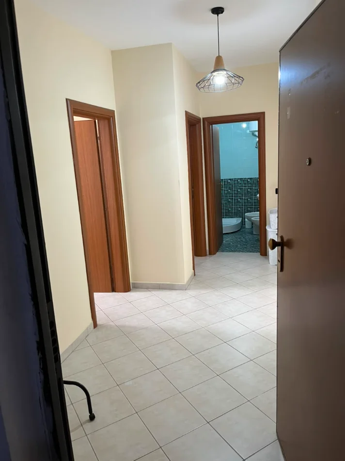 Tirane, shitet apartament 1+1 Kati 4, 65 m² 158.000 €