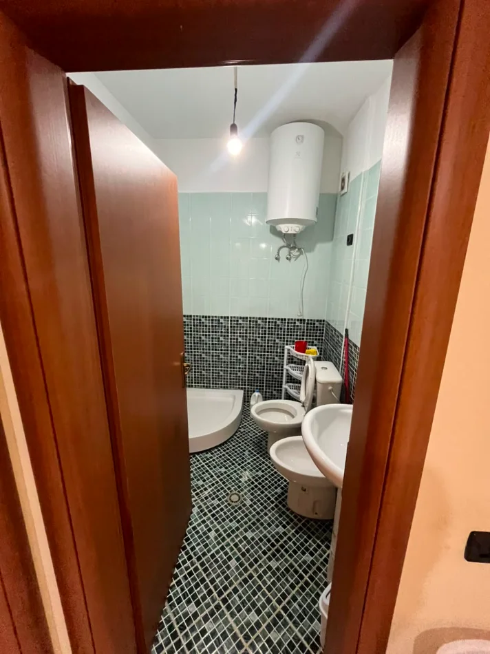 Tirane, shitet apartament 1+1 Kati 4, 65 m² 158.000 €