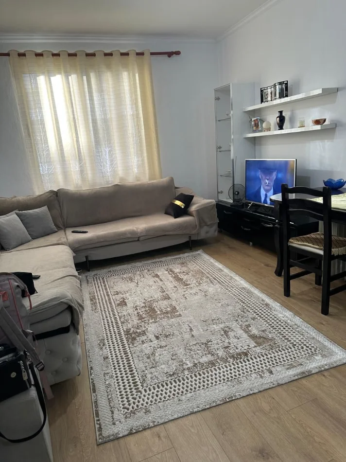 Tirane, jepet me qera apartament 2+1 Kati 3, 98 m² 500 € (Astir)